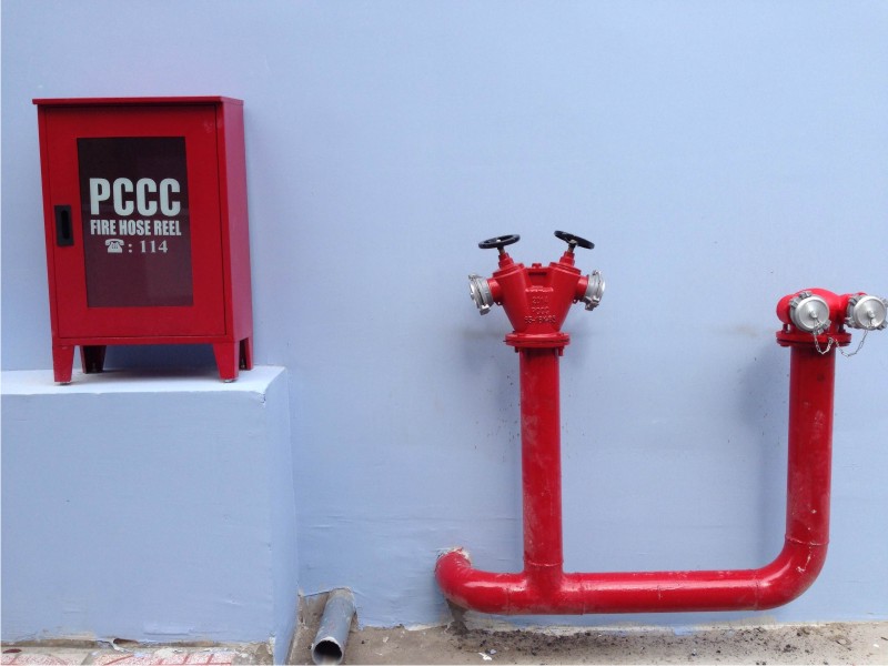 họng tiếp nước chữa cháy ngoài trời