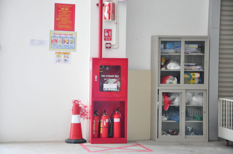 tủ chữa cháy vách tường